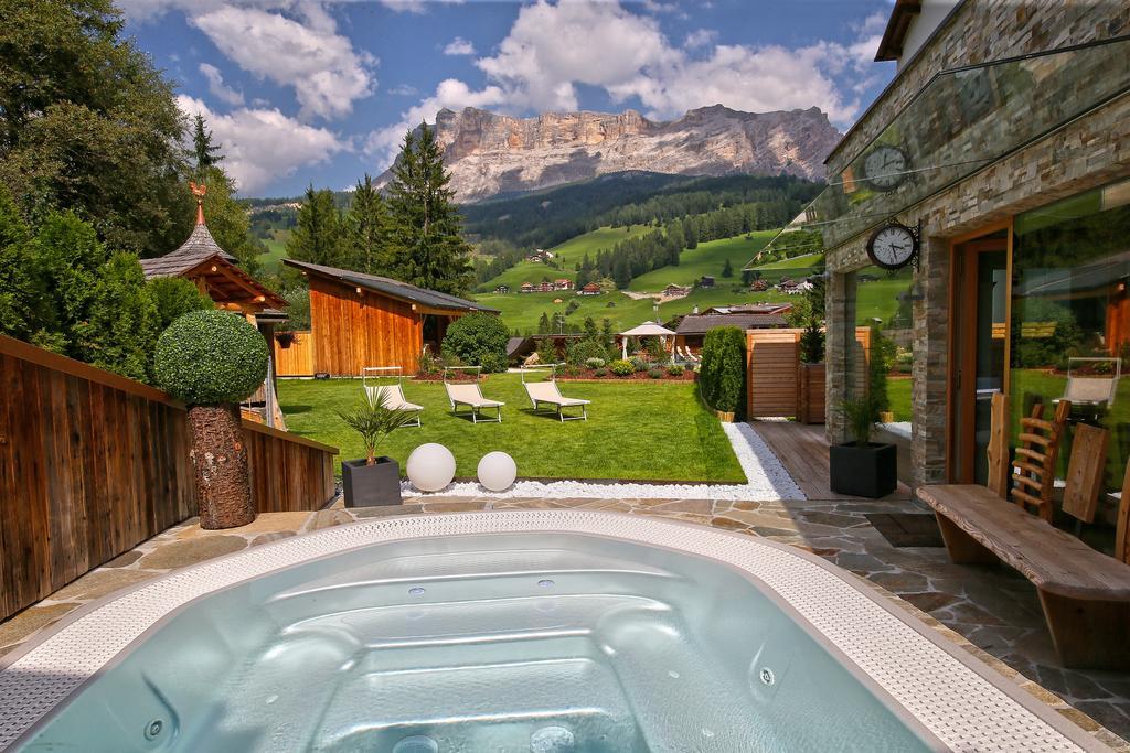 La Bercia Alpine Lodge & Spa Stern Exterior foto